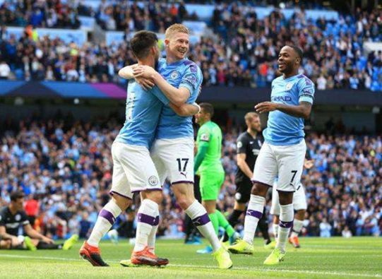 冬季全运会：冰壶决赛激烈对决