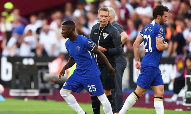 天空体育：曼联大胜进前四，阿森纳小胜利物浦，切尔西三连平